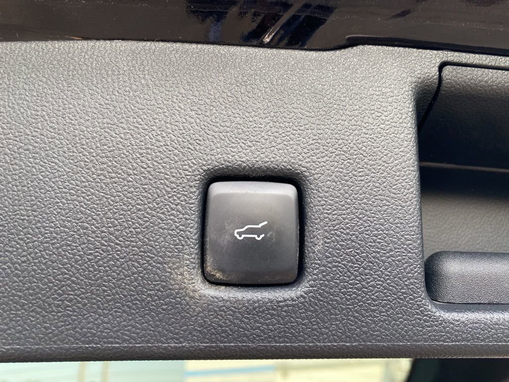 Used 2024 Ford Escape Platinum image 11