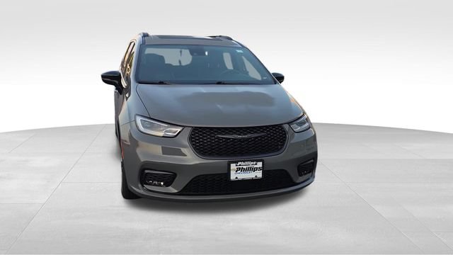 Used 2025 Chrysler Pacifica Limited FWD image 9