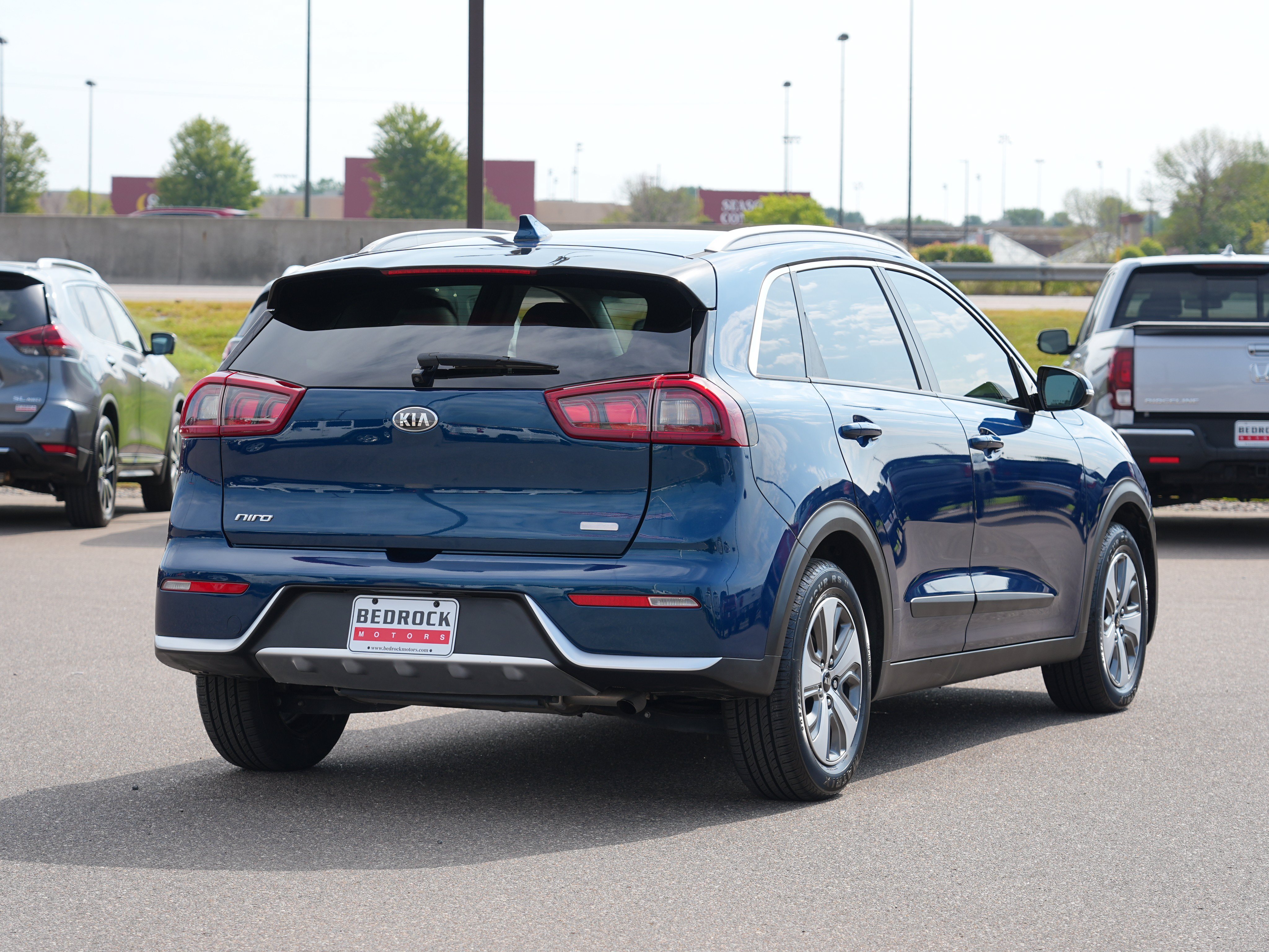 Used 2019 Kia Niro EX FWD image 3