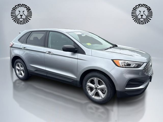 Certified 2024 Ford Edge SE image 3