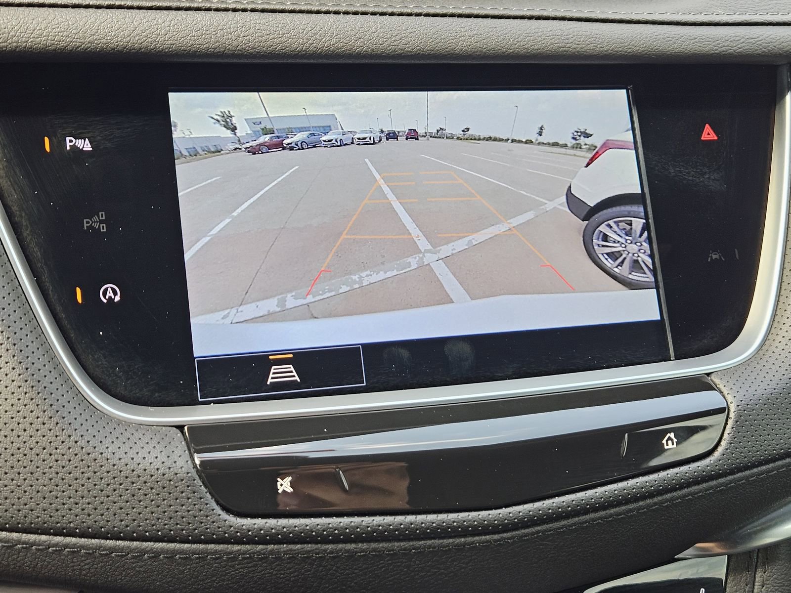 New 2026 Cadillac XT5 Luxury w/ LPO, ONYX Package FWD image 19