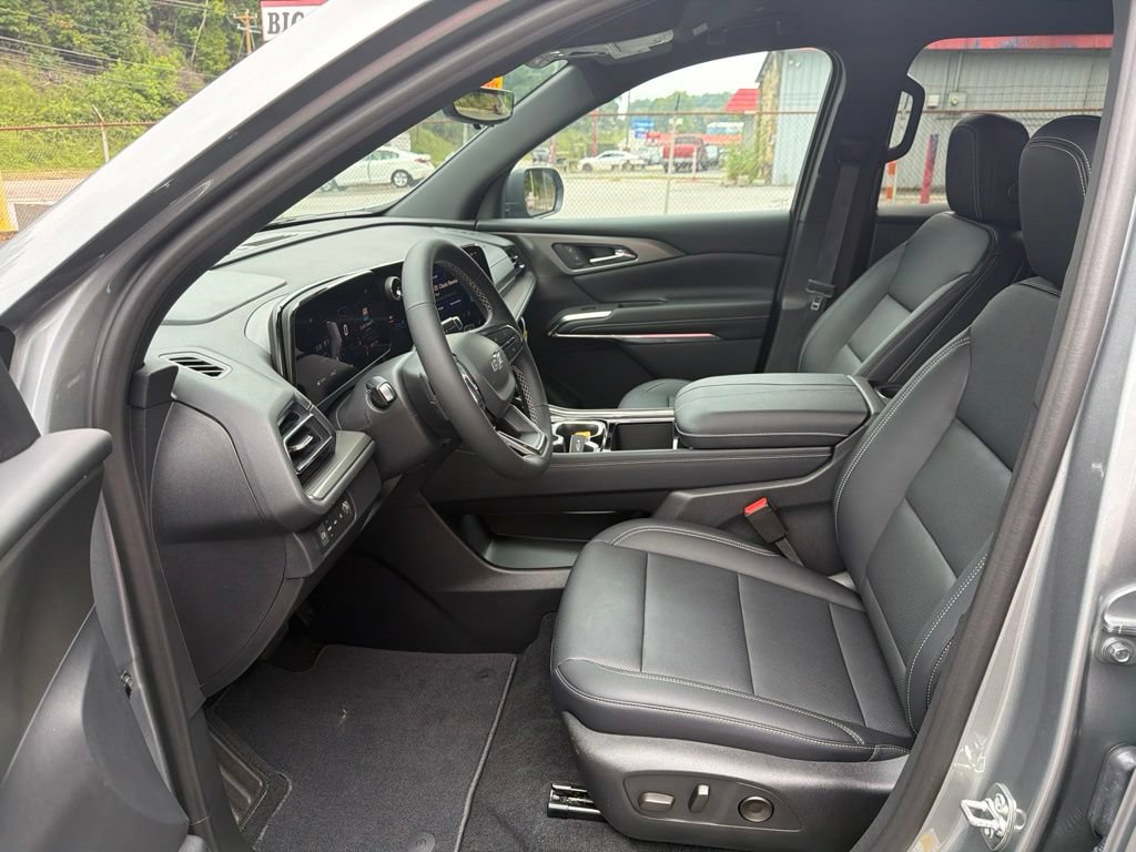 New 2027 Chevrolet Traverse LT w/ Midnight/Sport Edition AWD/4WD image 9