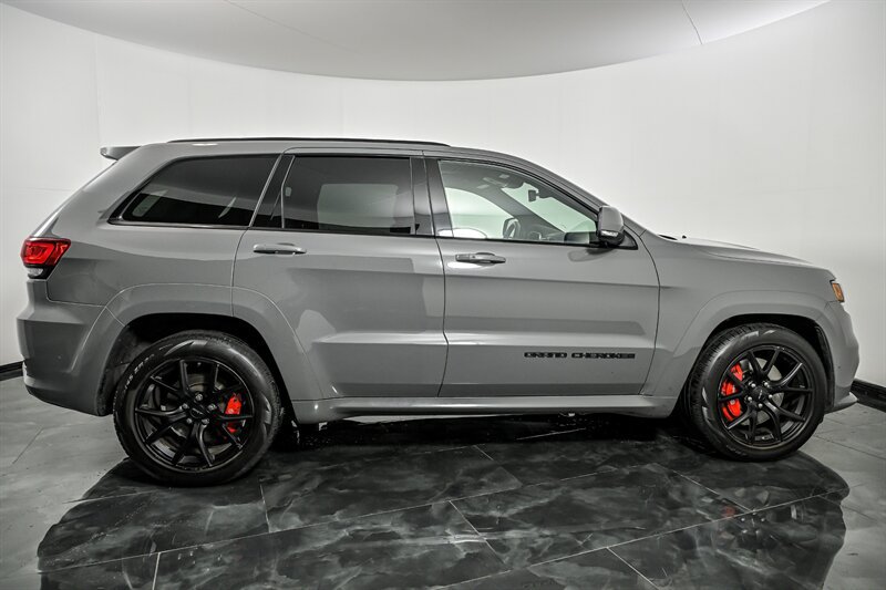 Used 2019 Jeep Grand Cherokee SRT AWD/4WD image 10