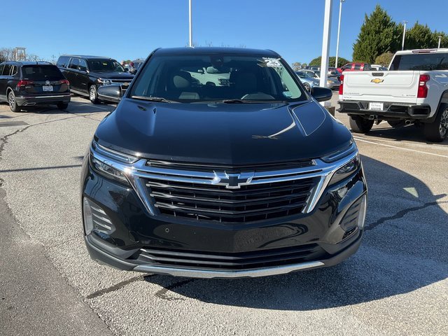 Used 2023 Chevrolet Equinox LT image 2