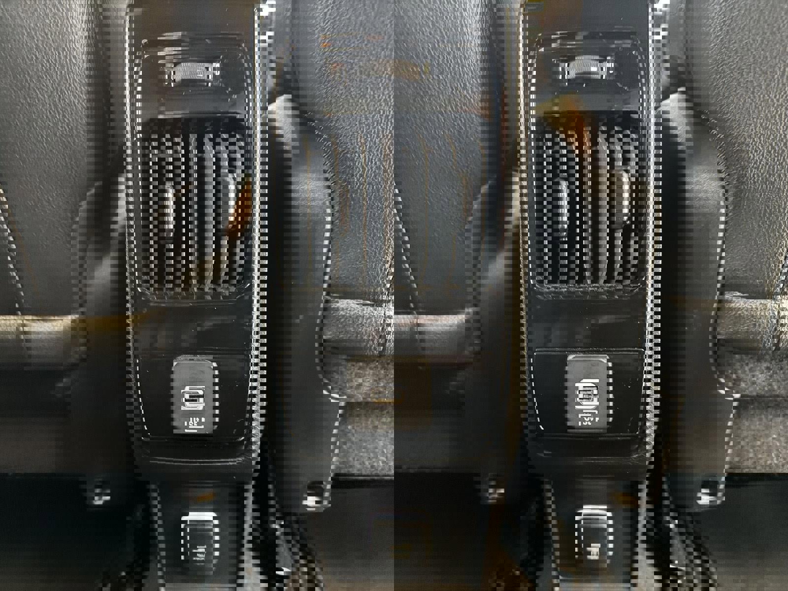 Used 2024 Jeep Compass Limited image 31