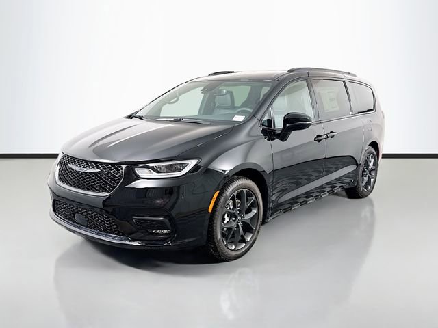 New 2026 Chrysler Pacifica Select w/ S Appearance Package image 3