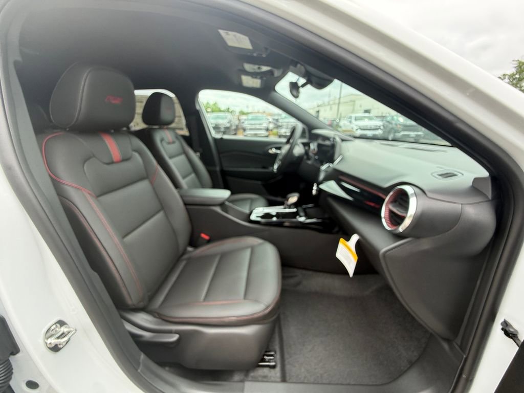 New 2026 Chevrolet Trax RS FWD image 24