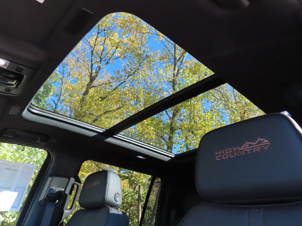 New 2027 Chevrolet Suburban High Country AWD/4WD image 7