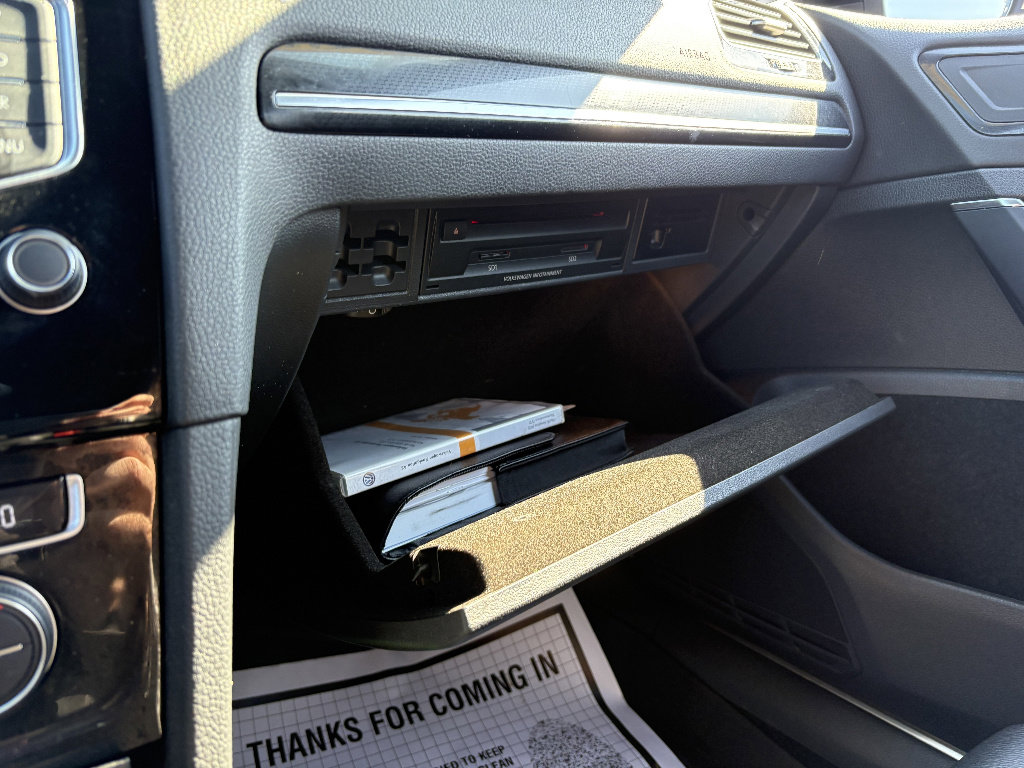 Used 2016 Volkswagen Golf 4-Door image 34