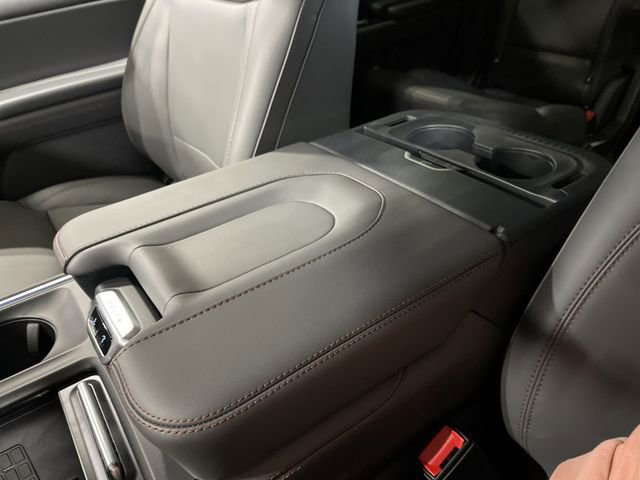 New 2025 Ford Expedition Active image 27