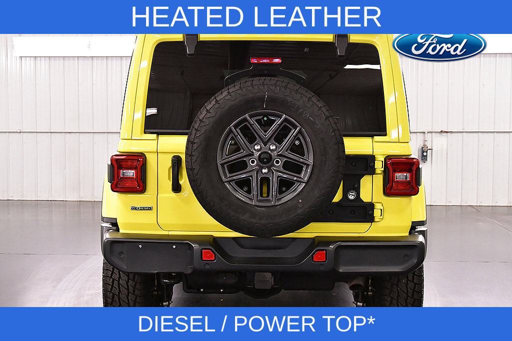 Used 2023 Jeep Wrangler Unlimited Sahara w/ LED Lighting Group AWD/4WD image 6