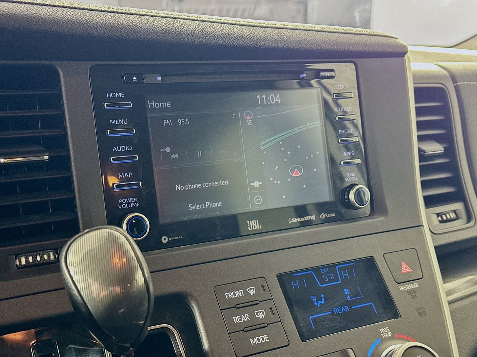 Used 2020 Toyota Sienna SE w/ SE Preferred Package image 11