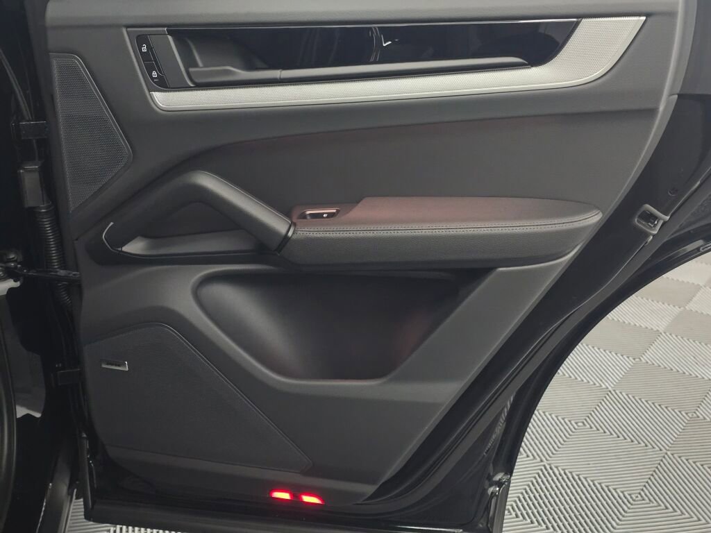 New 2026 Porsche Cayenne AWD/4WD image 27