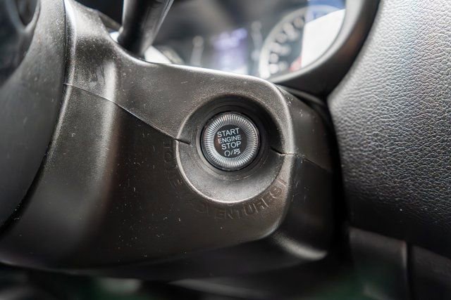 Used 2023 Jeep Renegade Latitude w/ Premium Group image 25