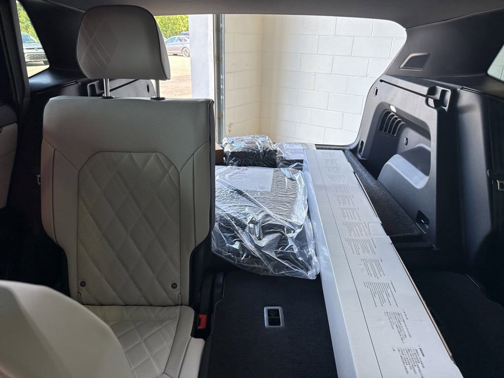 New 2026 Volkswagen Atlas Cross Sport SEL Premium R-Line image 15