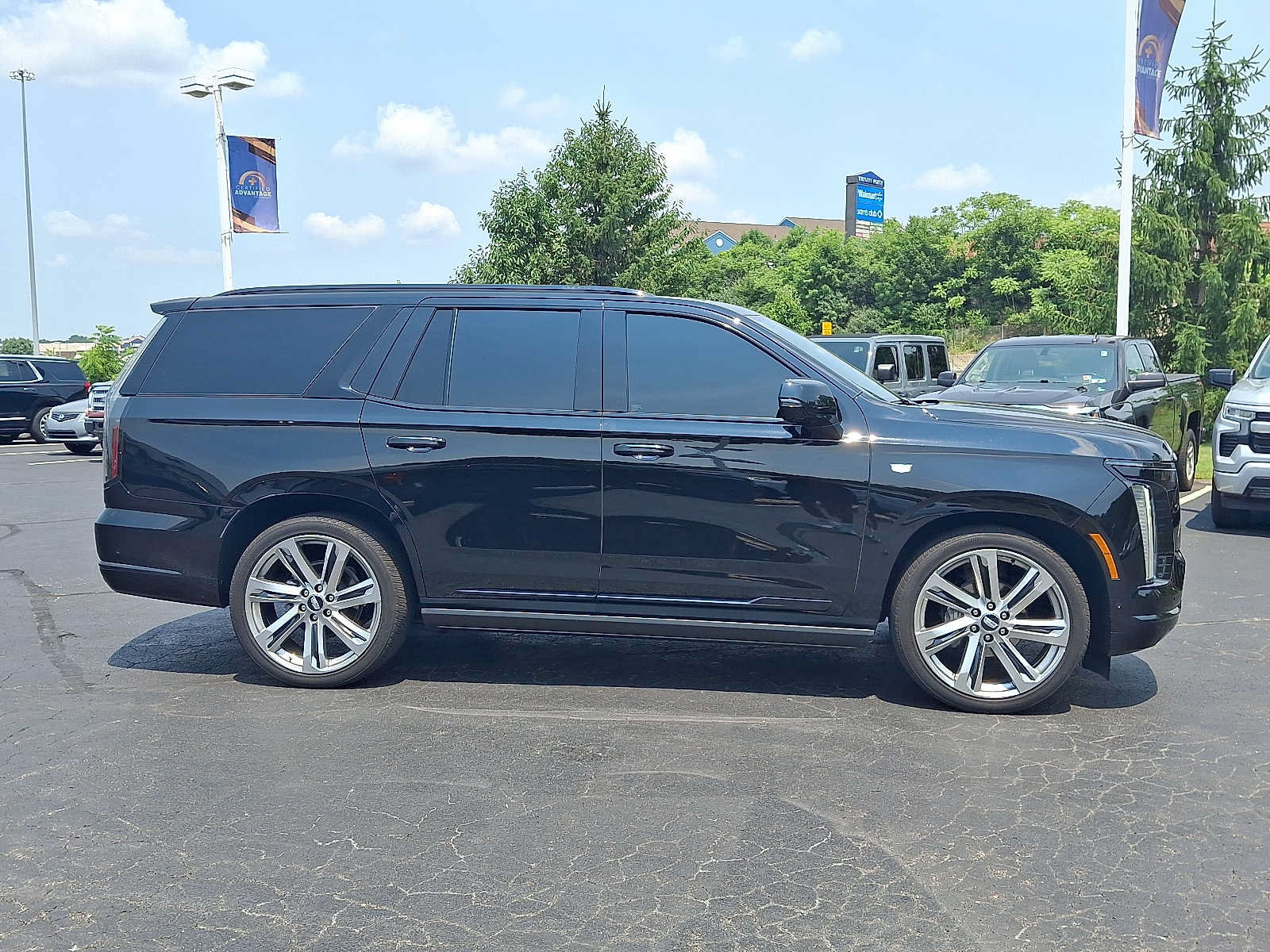 Used 2025 Cadillac Escalade Sport Platinum w/ LPO, Floor Liner Package AWD/4WD image 7