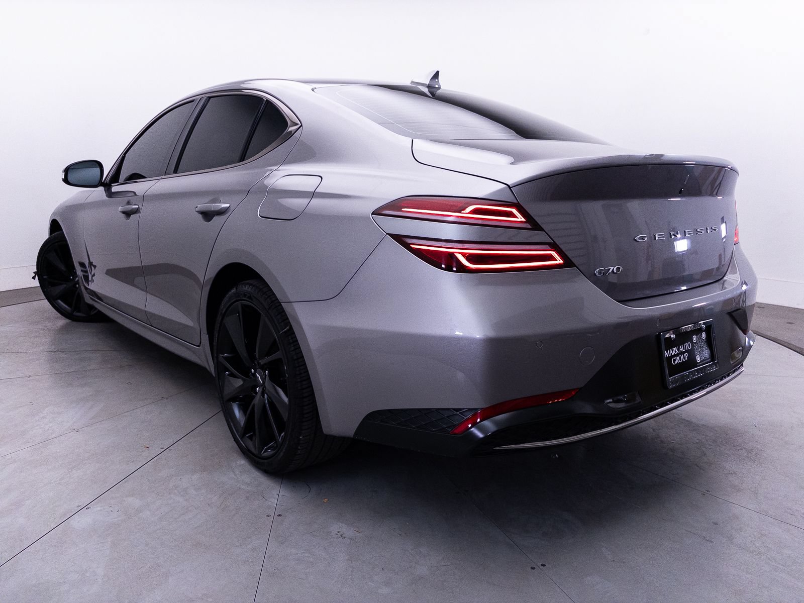 Used 2023 Genesis G70 2.0T w/ Sport Prestige Package RWD image 3