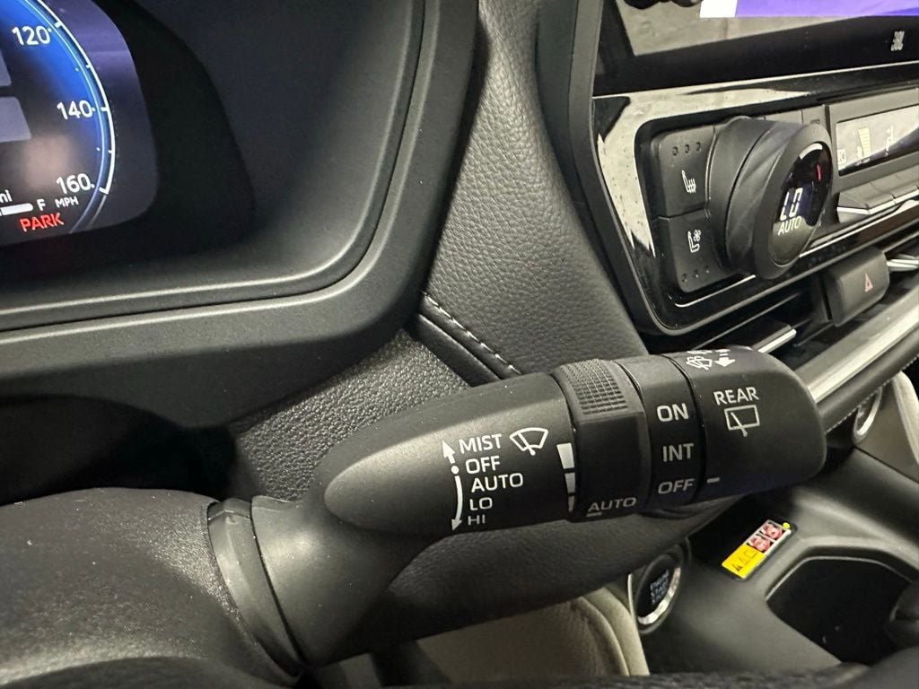 Used 2025 Toyota Grand Highlander AWD image 21
