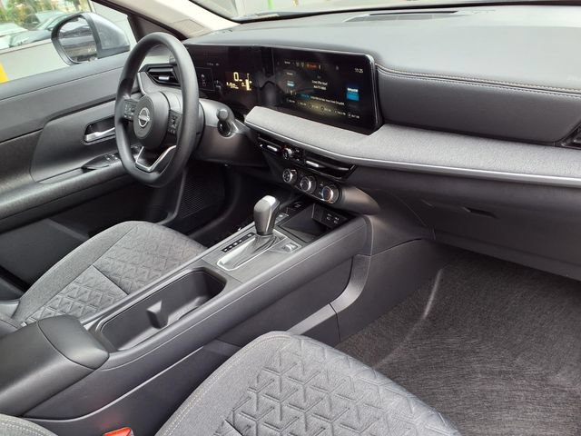 Used 2025 Nissan Kicks SV FWD image 27