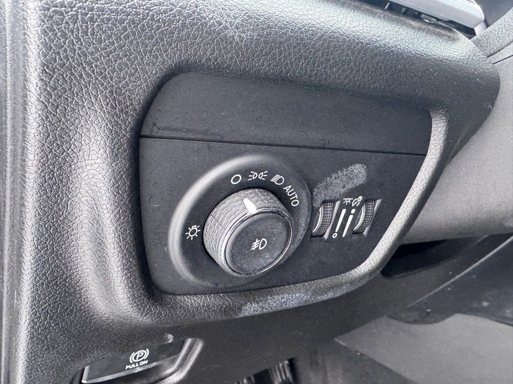 Used 2024 Jeep Grand Cherokee L Limited w/ Luxury Tech Group II image 12