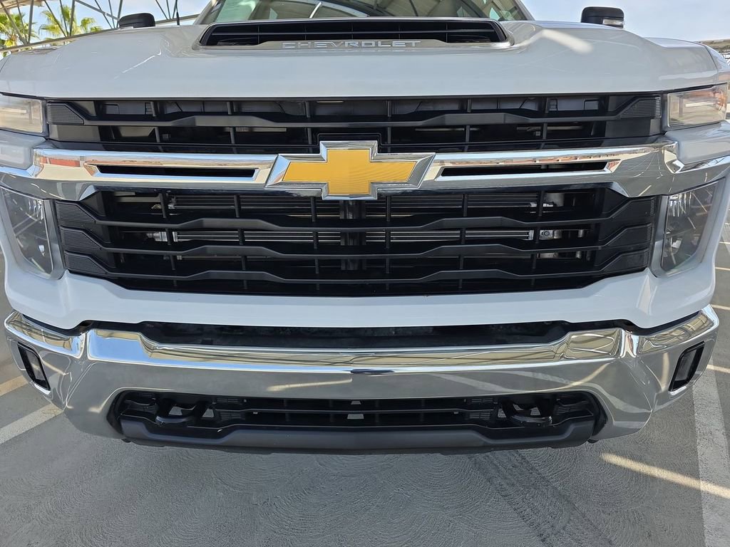 Used 2025 Chevrolet Silverado 2500 LT w/ Convenience Package image 32