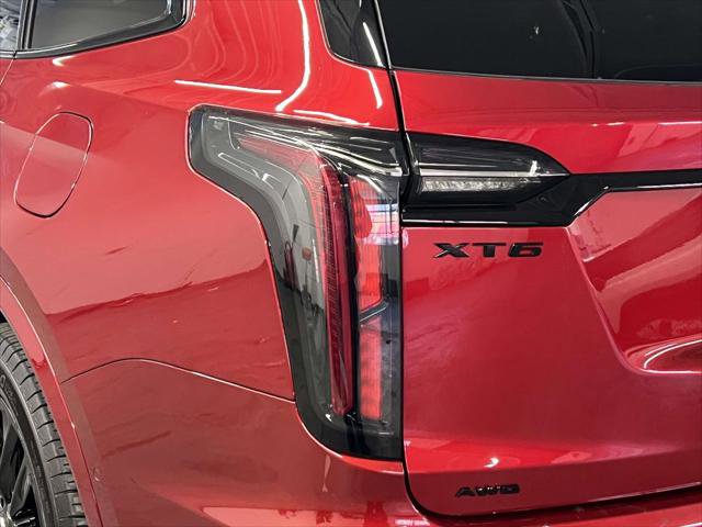 Used 2023 Cadillac XT6 Sport w/ LPO, ONYX Package image 11