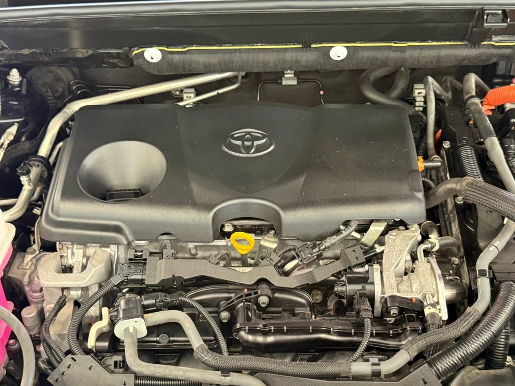 Certified 2021 Toyota Venza LE image 35