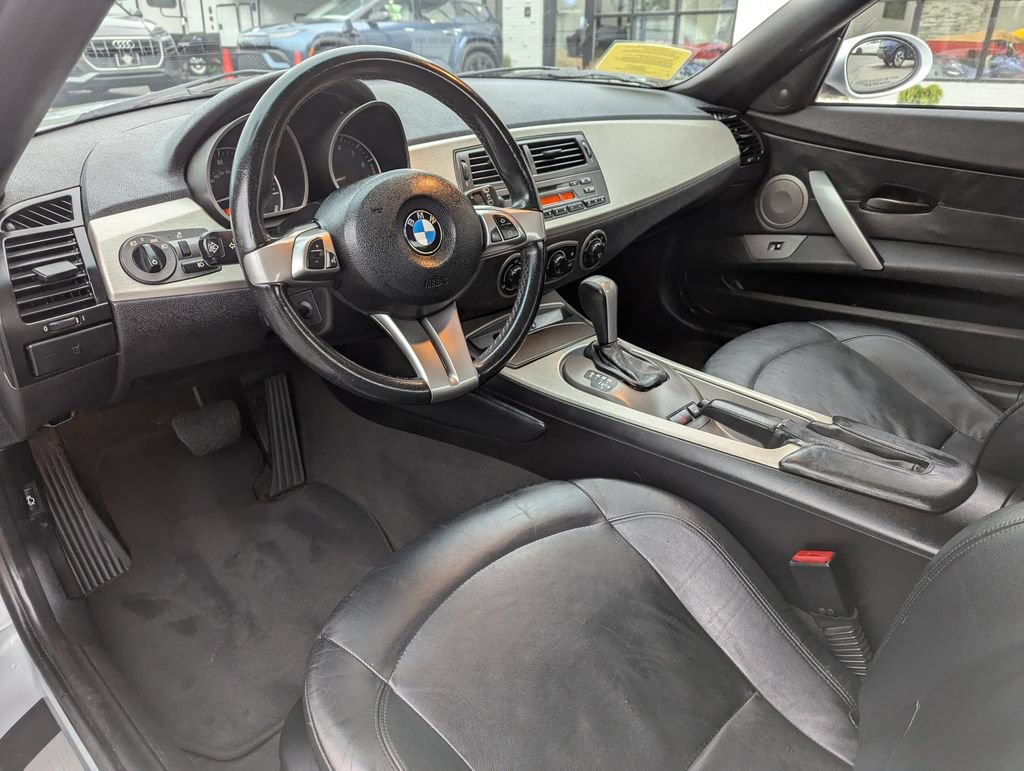 Used 2004 BMW Z4 3.0i RWD image 13