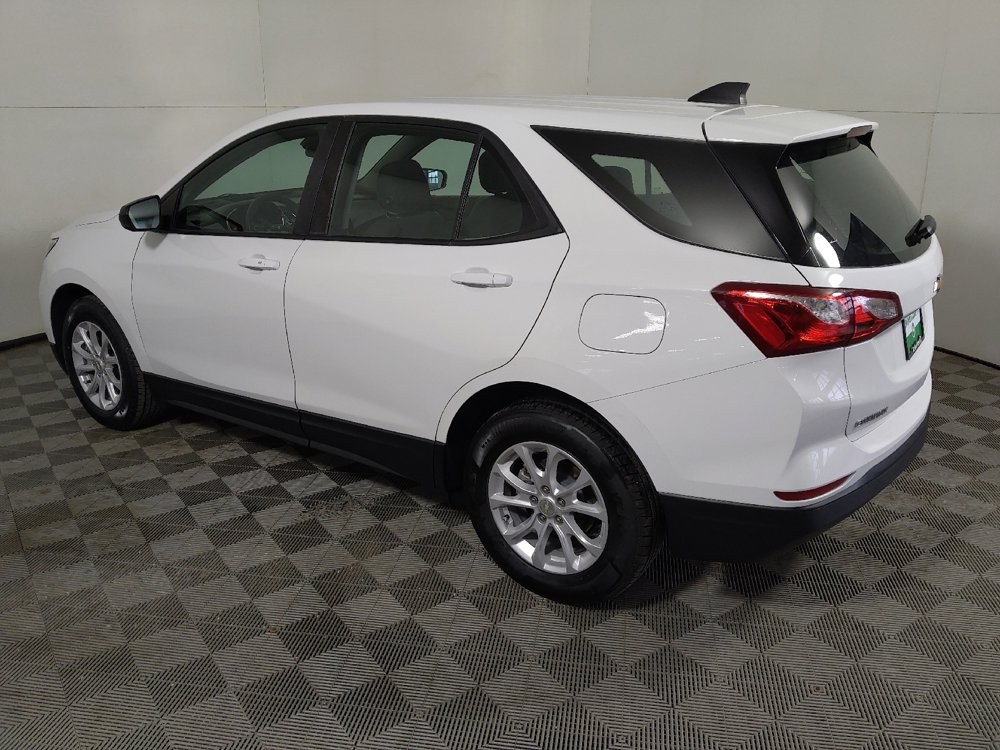Used 2021 Chevrolet Equinox LS FWD image 3