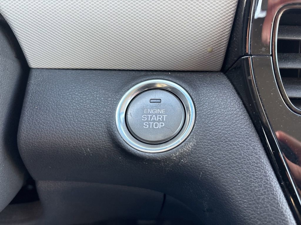 Used 2020 Hyundai Ioniq SEL image 26