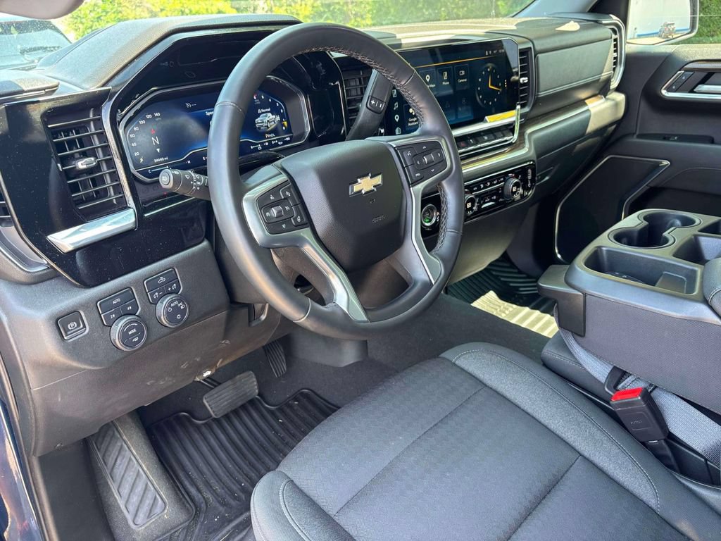 Used 2023 Chevrolet Silverado 1500 LT AWD/4WD image 6