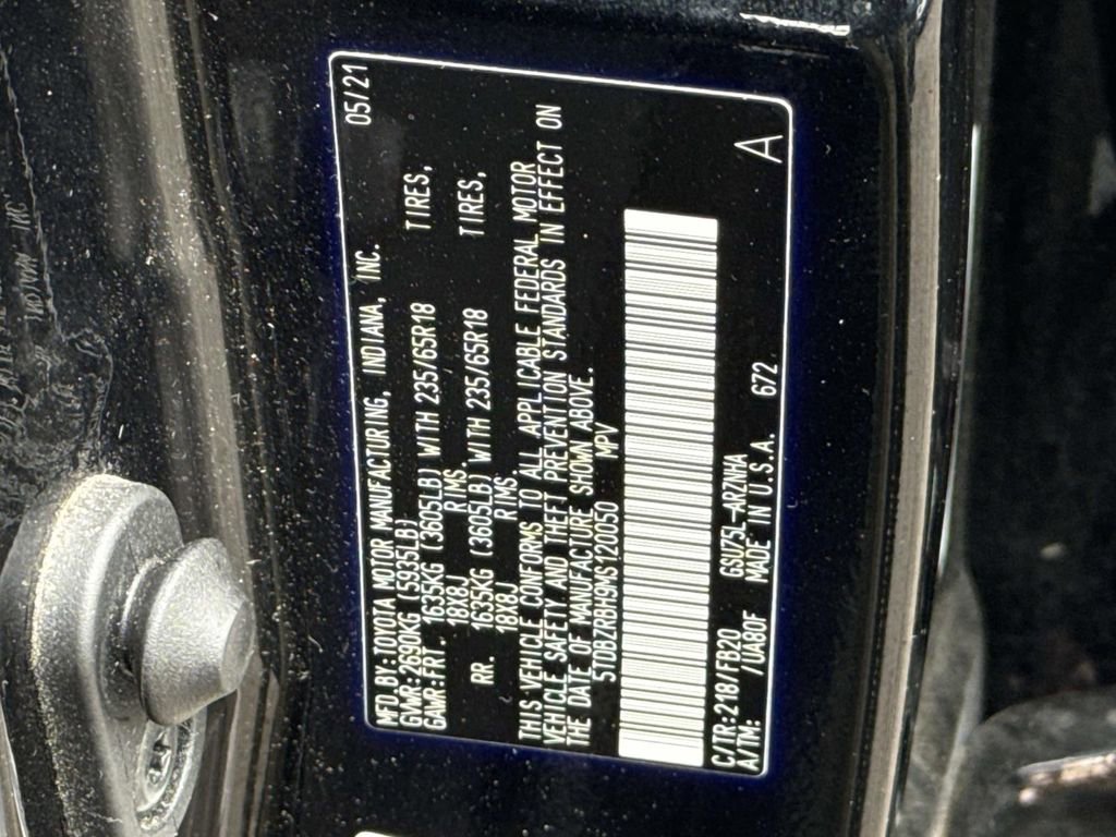 Used 2021 Toyota Highlander LE image 30