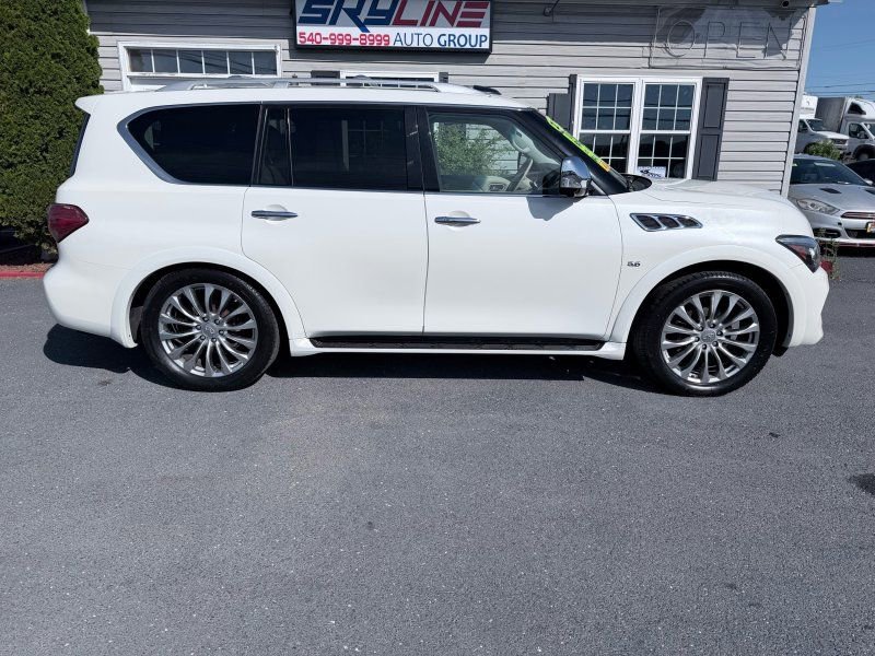 Used 2016 INFINITI QX80 4WD w/ Deluxe Technology Package image 1