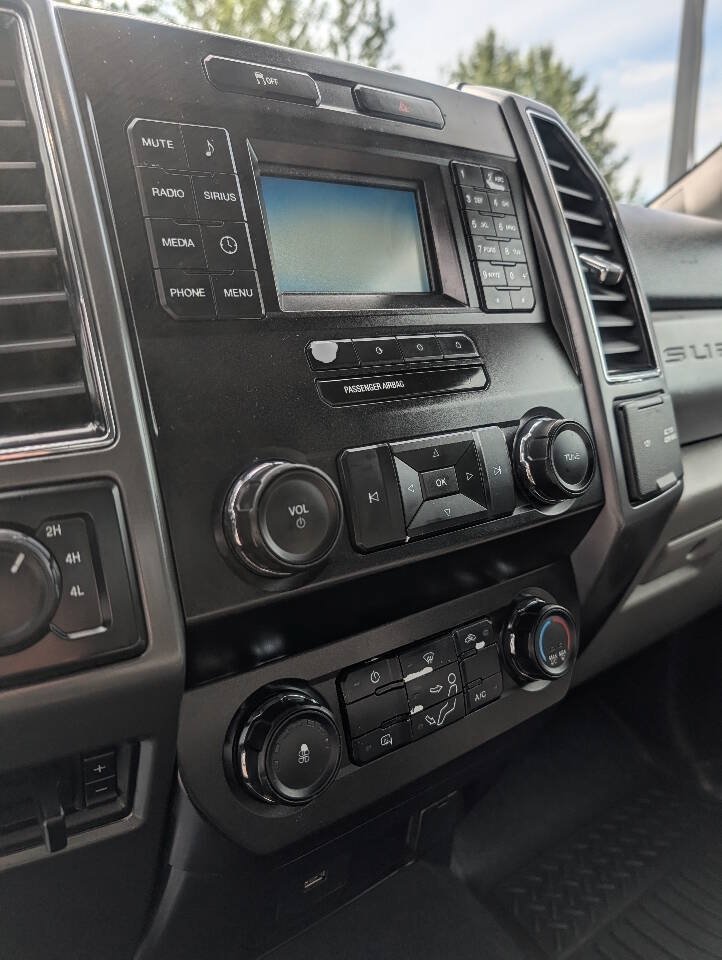 Used 2019 Ford F350 XLT w/ Camper Package AWD/4WD image 25