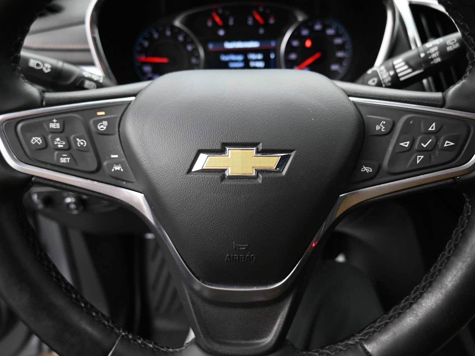 Used 2023 Chevrolet Equinox Premier image 6