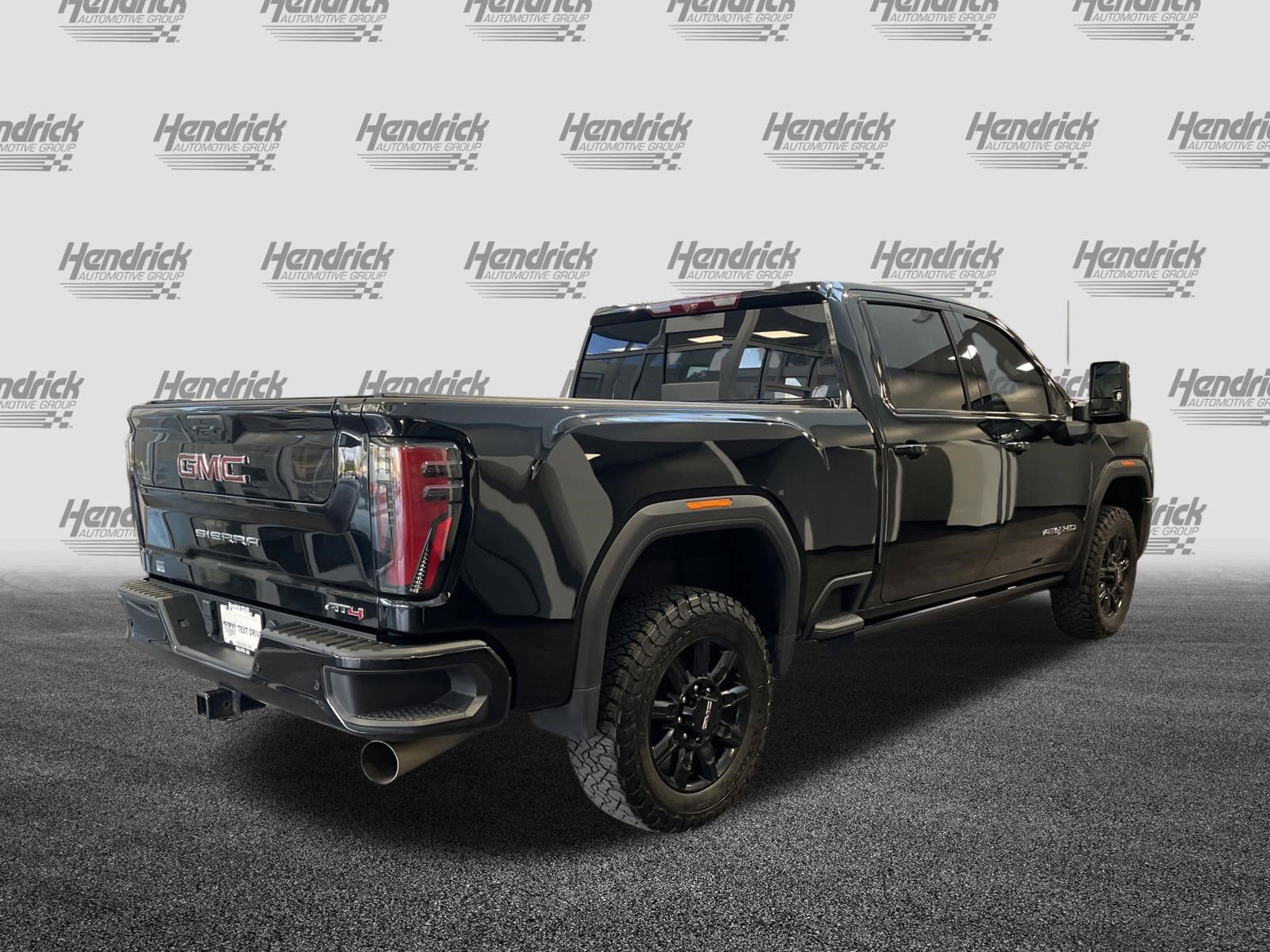 Used 2024 GMC Sierra 2500 AT4 w/ AT4 Premium Plus Package AWD/4WD image 11