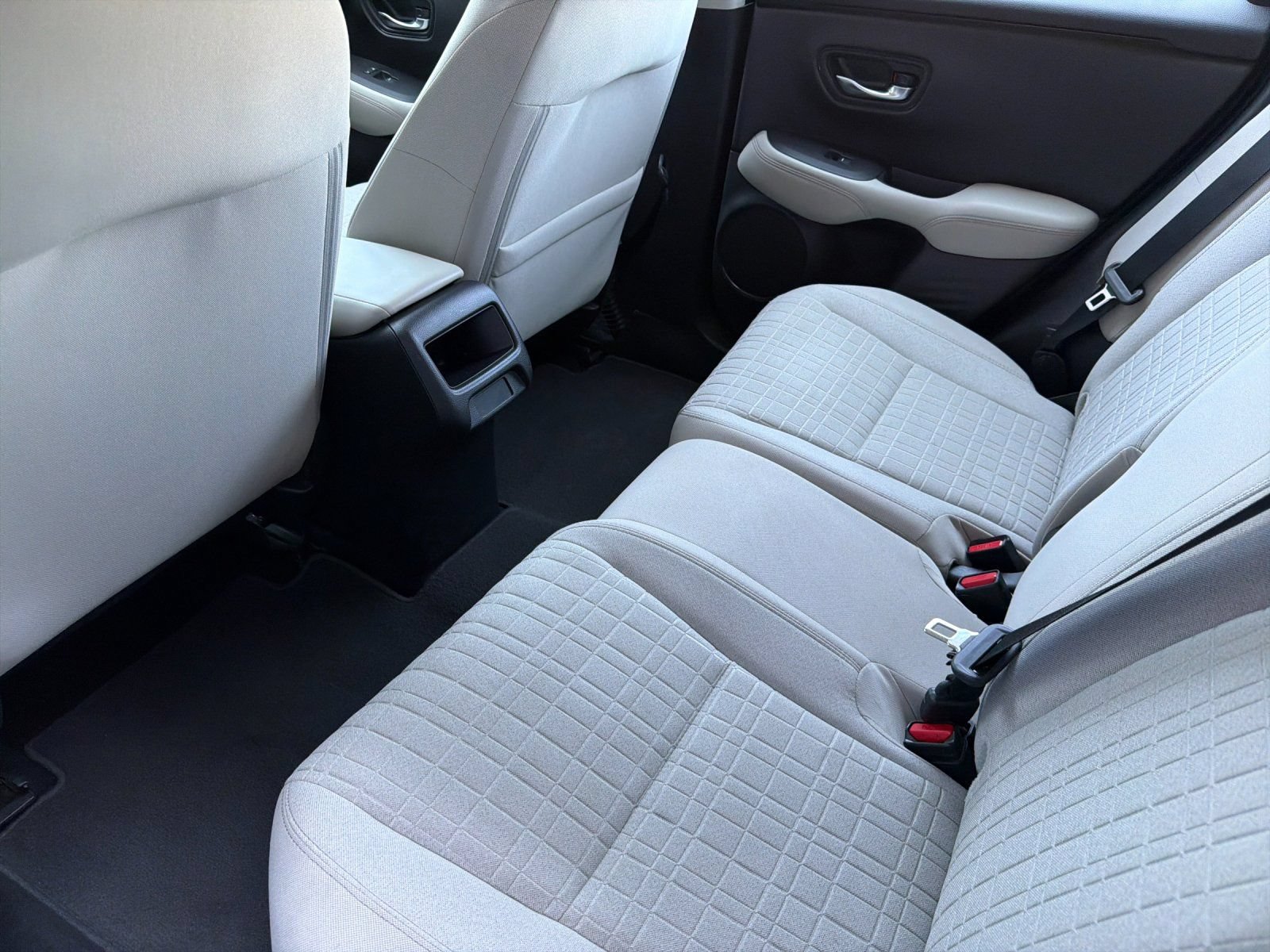 Used 2024 Honda HR-V LX image 12