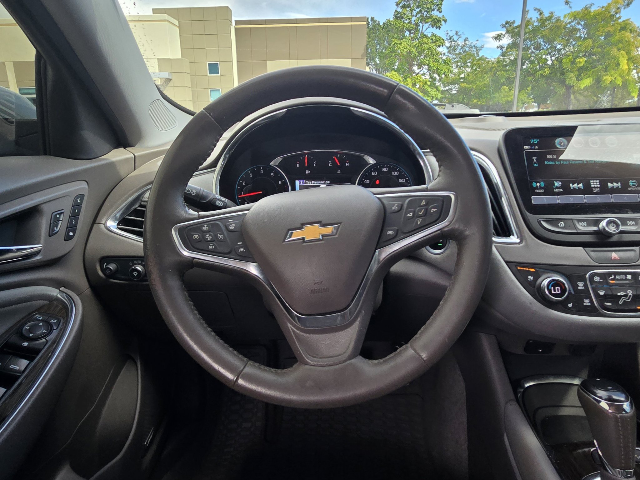 Used 2017 Chevrolet Malibu Premier w/ Driver Confidence Package FWD image 28