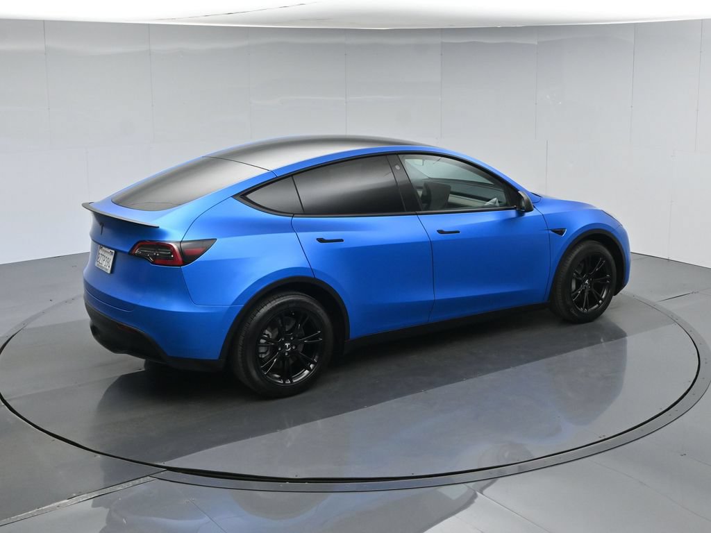 Used 2022 Tesla Model Y Long Range AWD/4WD image 39