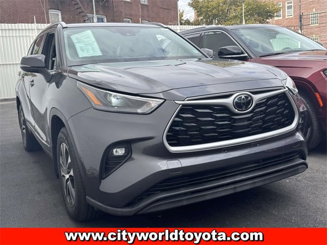 Used 2022 Toyota Highlander XLE