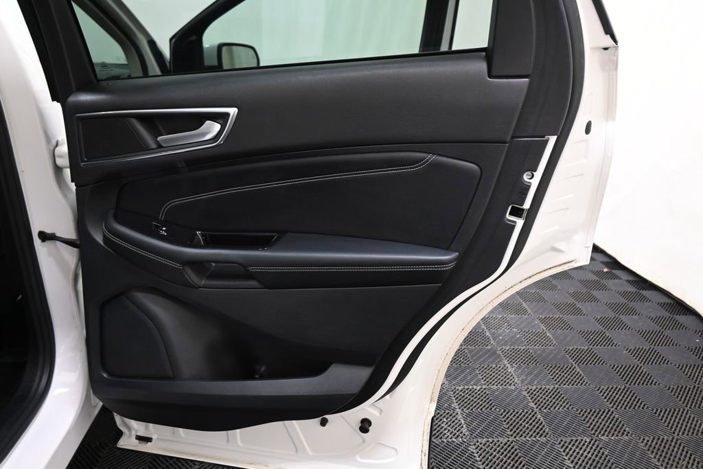 Used 2016 Ford Edge Titanium w/ Equipment Group 301A image 24