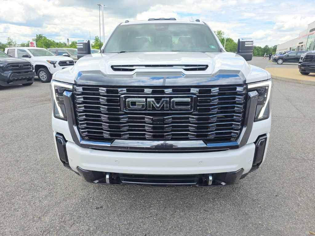 Used 2024 GMC Sierra 2500 Denali Ultimate AWD/4WD image 2