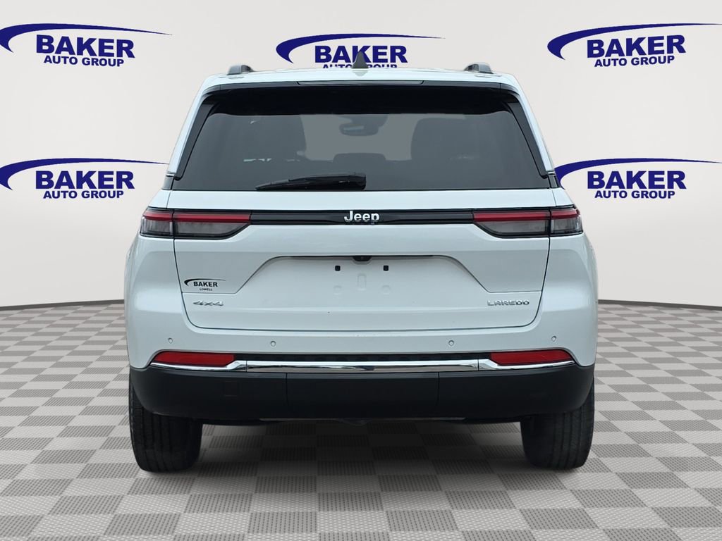 Used 2023 Jeep Grand Cherokee Laredo image 4