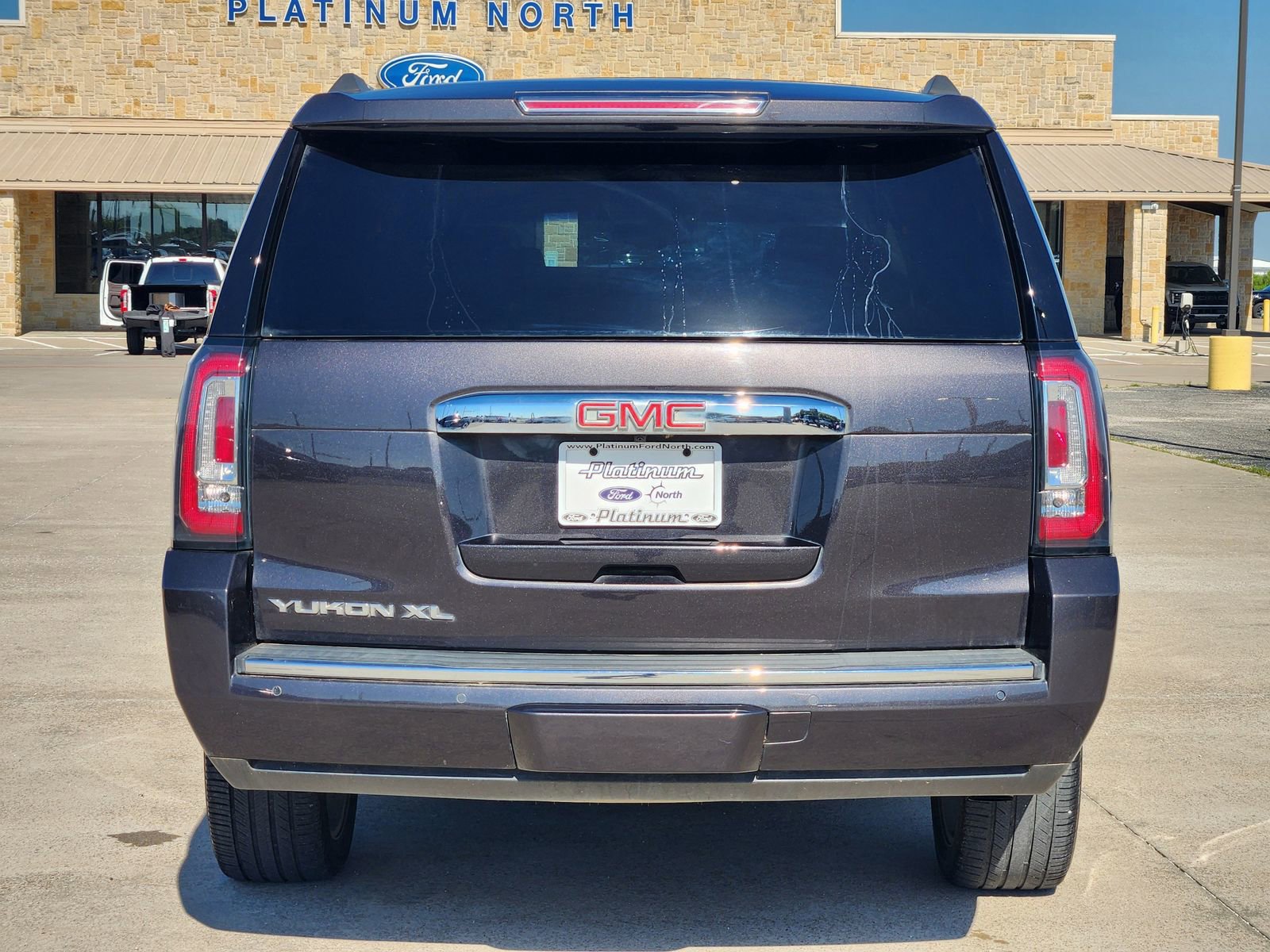 Used 2018 GMC Yukon XL Denali w/ Open Road Package AWD/4WD image 8