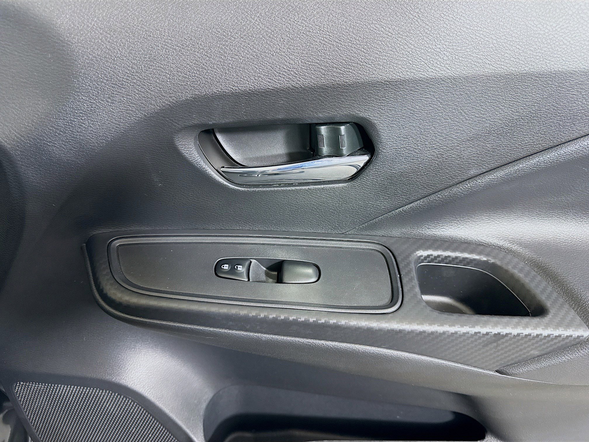 Used 2025 Nissan Versa SV w/ Trunk Package image 31