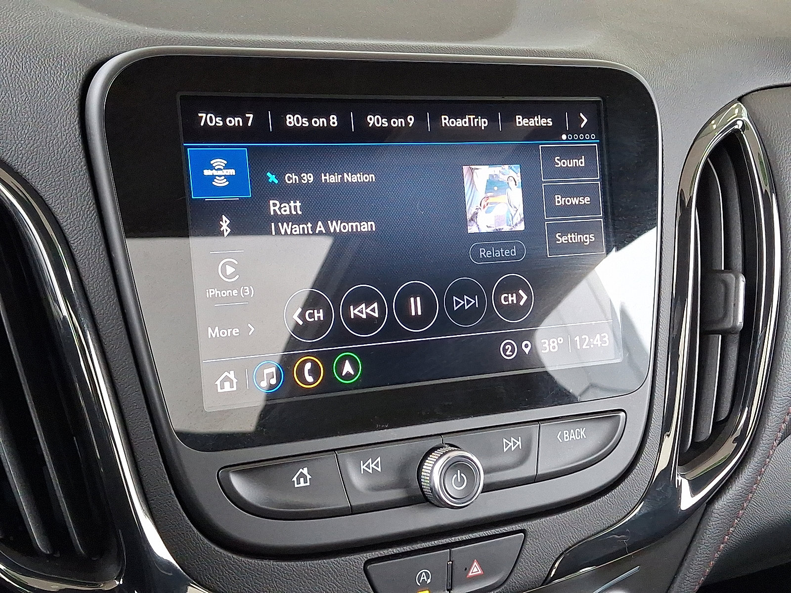 Certified 2022 Chevrolet Equinox RS w/ RS Leather Package image 17