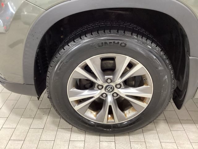 Used 2016 Toyota Highlander Plus AWD/4WD image 20