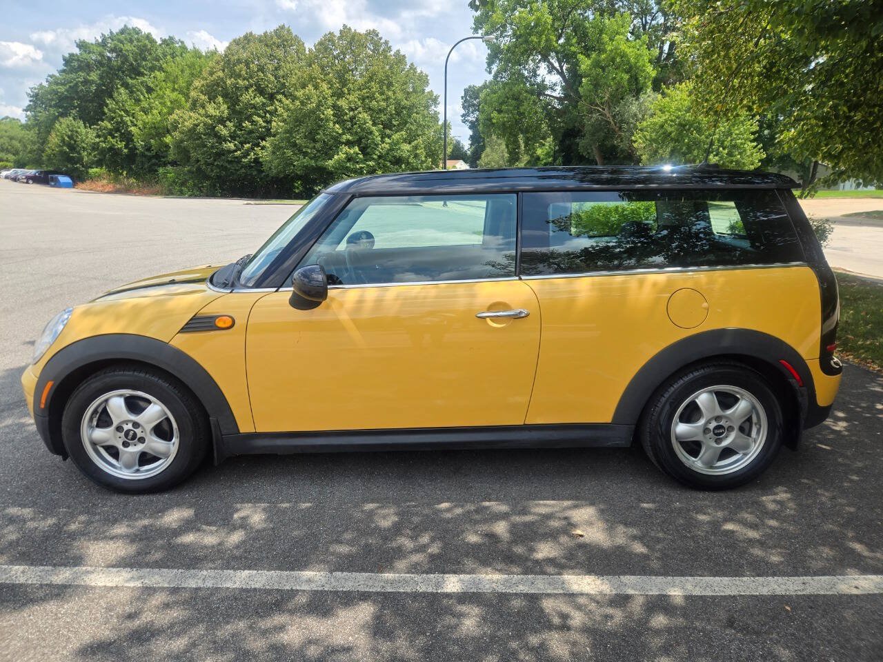 Used 2009 MINI Cooper Clubman Hardtop FWD image 4