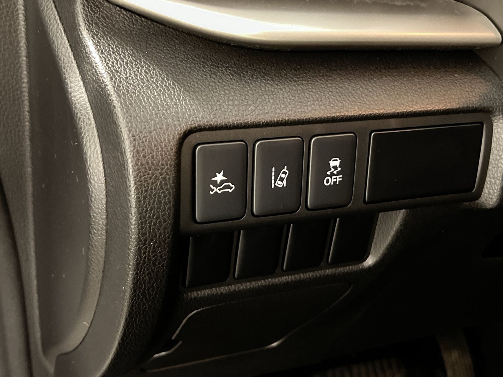 Used 2024 Mitsubishi Eclipse Cross AWD image 32