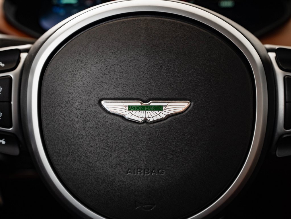 Used 2020 Aston Martin V8 Vantage Coupe image 34